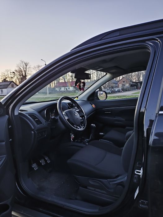 Sprzedam Mitsubishi ASX 1.6 benzyna 2017 rok