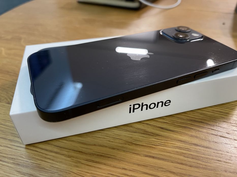 Продам iPhone 13 128 gb Midnight