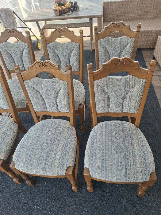 Krzesła dębowe 6 sztuk na sprężynach stan idealny.