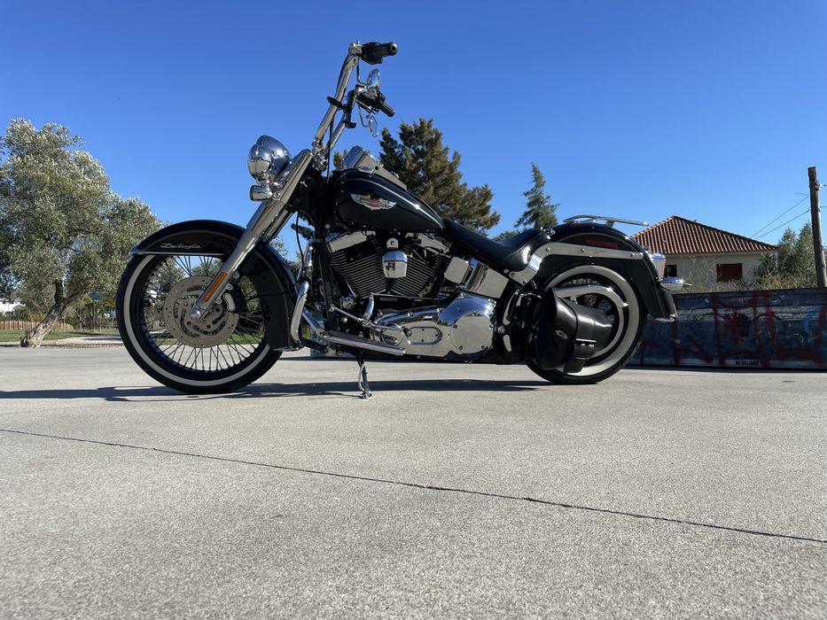 Harley softail deluxe