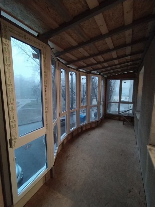 Балконы и пристройки.