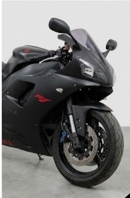 YAMAHA R1 1000 cc