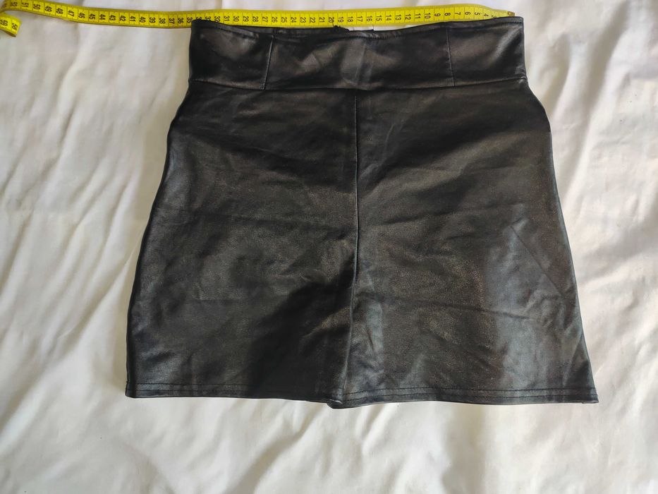 Шорти з блискавкою з тонкої екошкіри, р.М