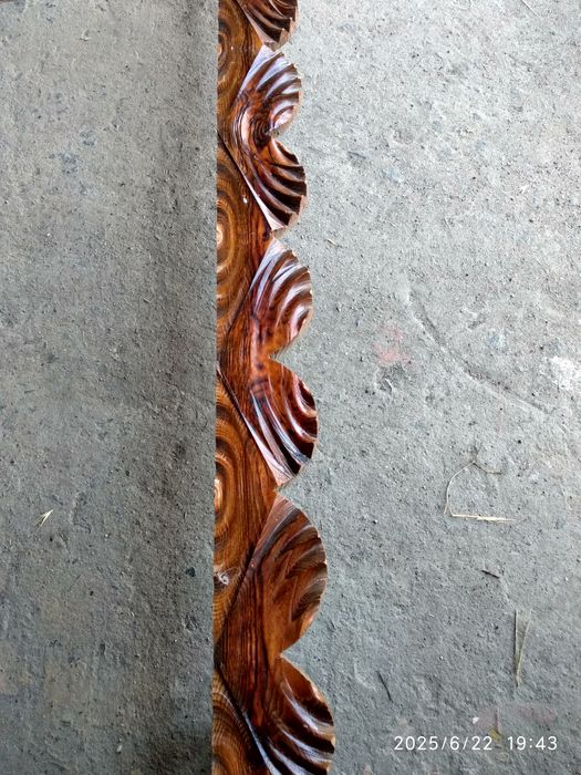 Карниз дерев'яний 2 м. 45 см.