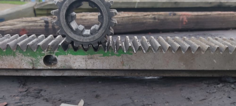 Зубчаста рейка токарного станка