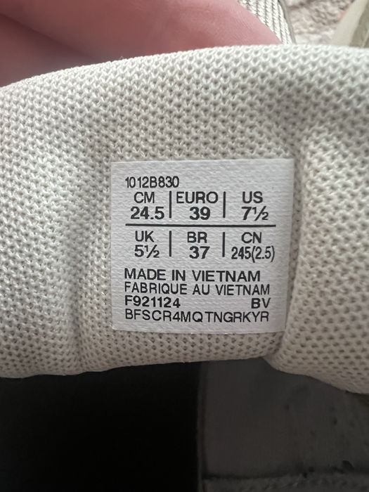 Жіночі кросівки Asics Gel-Kanaku 6
