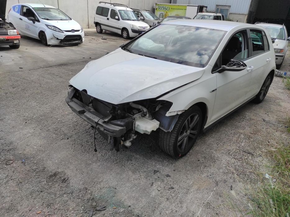 Chapeleira Da Mala Volkswagen Golf