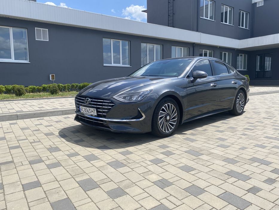 Hyundai Sonata Hybrid 2022 року