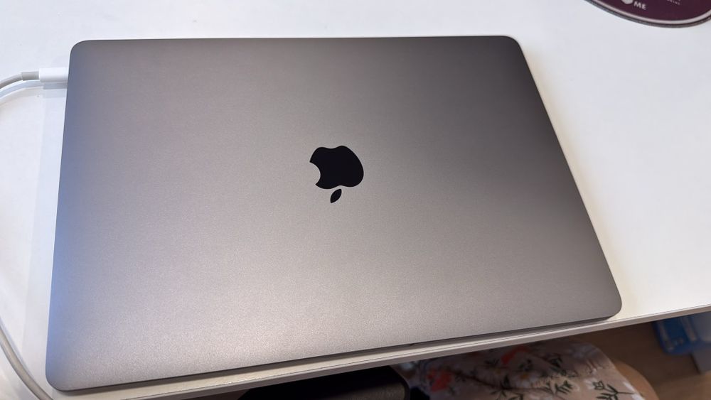 Vendo MacBook Pro de 13 polegadas (Modelo MacBookPro14,1)