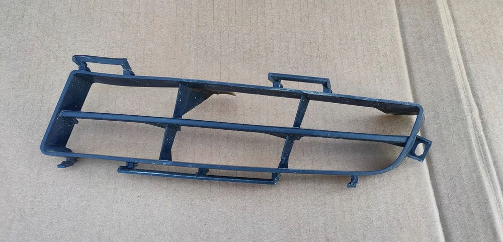 atrapa kratka w zderzak lewa zaślepka toyota avensis verso 2004-