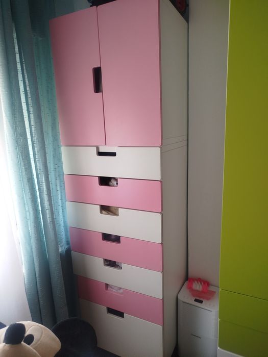 Vendo dois roupeiros de criança em excelente estado, já se torna pequeno para a roupa das crianças.