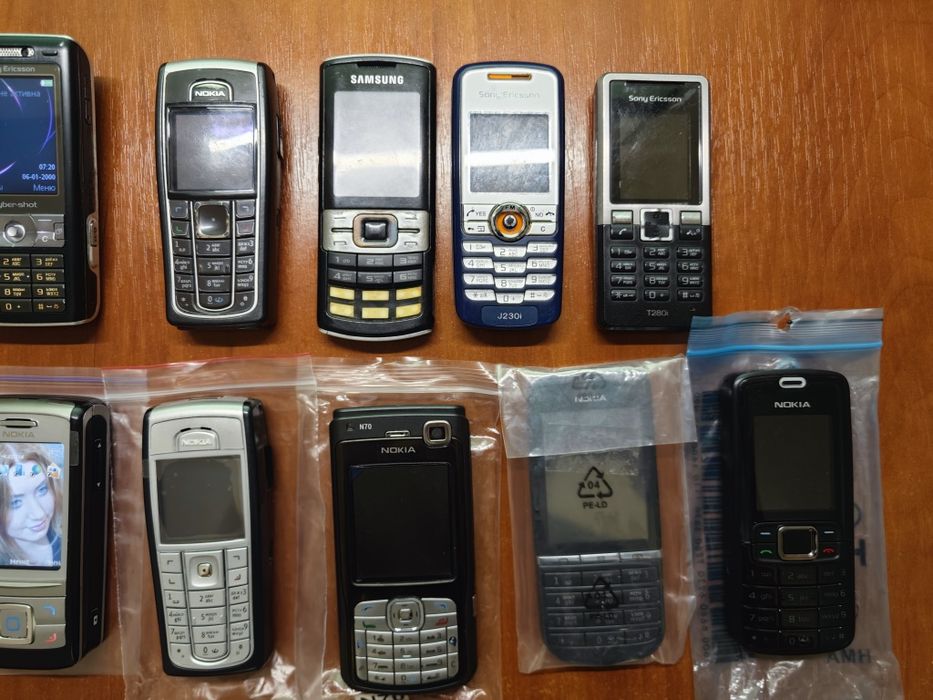 Лот мобільних телефонів Nokia, Samsung