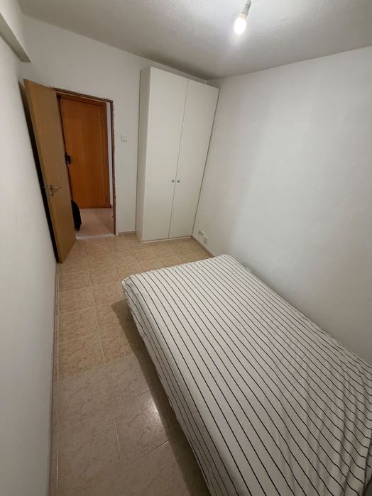 Quarto para arrendar em monte Abraão 430€