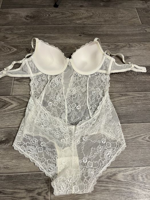 Нижня білизна, боді