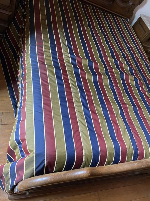 2 cortinados + colcha casal + varão madeira + 2acessorios prender