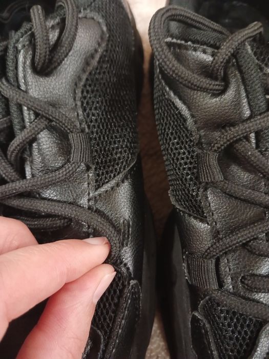 Кросівки 35р дівчина.