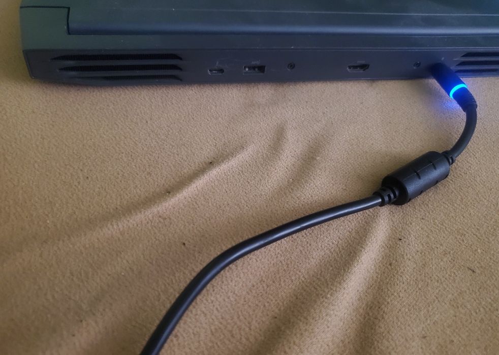 Laptop gamingowy Dell G15