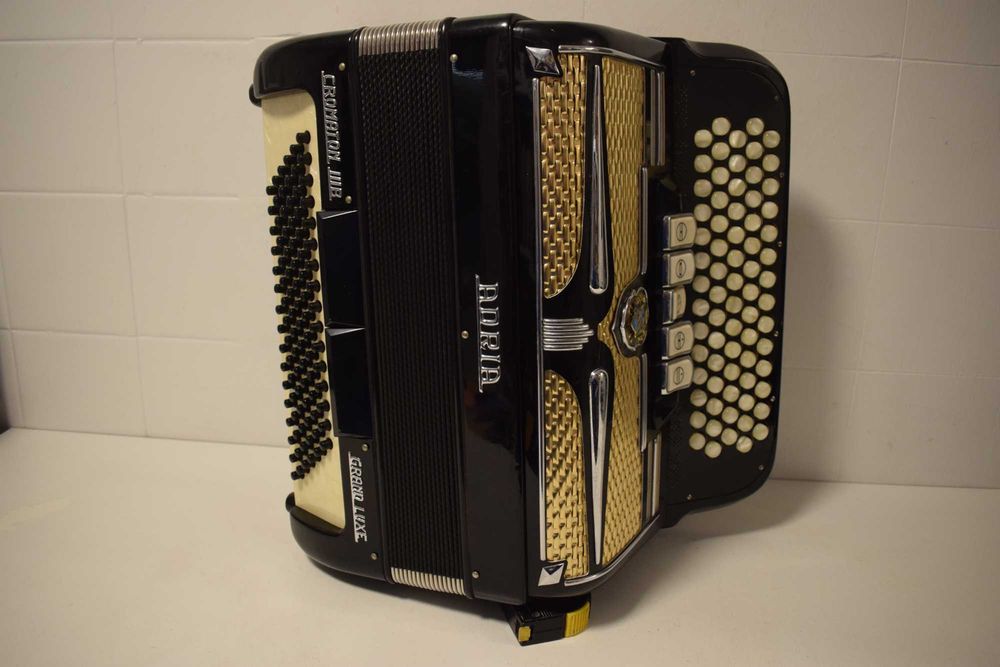 Acordeao Adria Cromton Grand Lux 3 Voz  N . 183