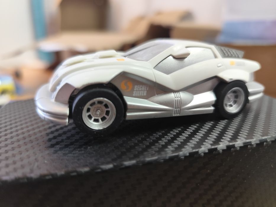 Prototype / Concept (Secret Silver)
Carro Pista Elétrica – Carrera GO!