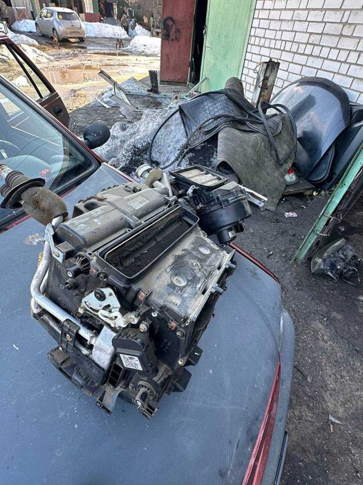 Корпус печки вентилятор  Ауди а6с5