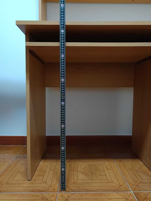 Secretária com Estante Integrada – Excelente Estado