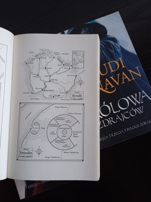 Trylogia Zdrajcy - Trudi Canavan