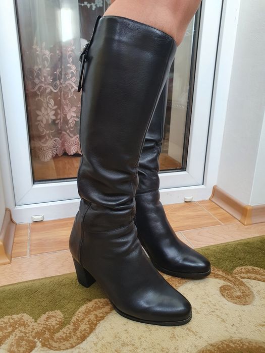 Продам женские сапожки зимние высокие Натуральная кожа