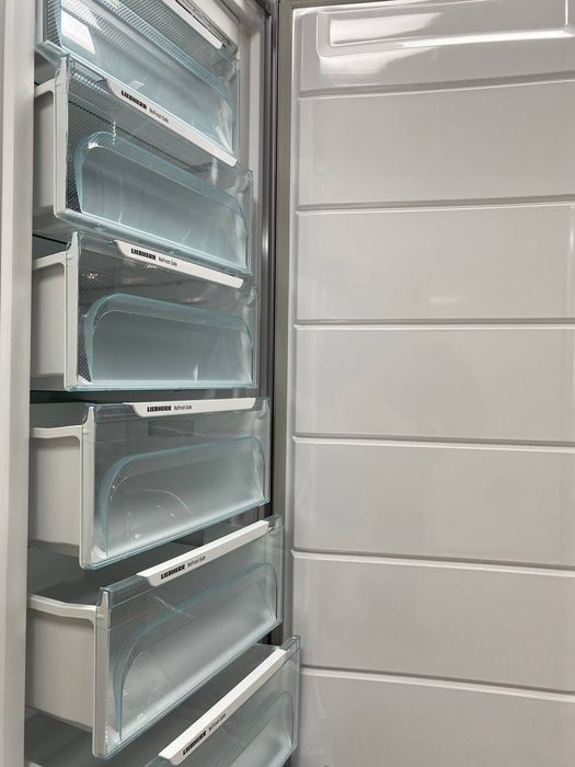 Морозильна камера Liebherr GNEF 4335