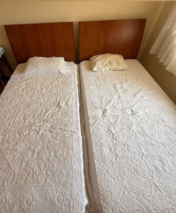 Camas de solteiro em cerejeira