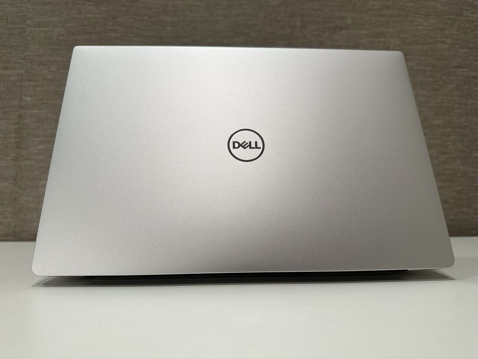 Ноутбук Dell XPS 9370 • FHD IPS • i5-8250U • DDR4 8ГБ • SSD 128ГБ