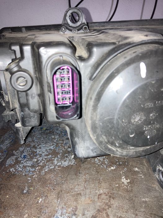 Farol - Farolim Skoda Superb