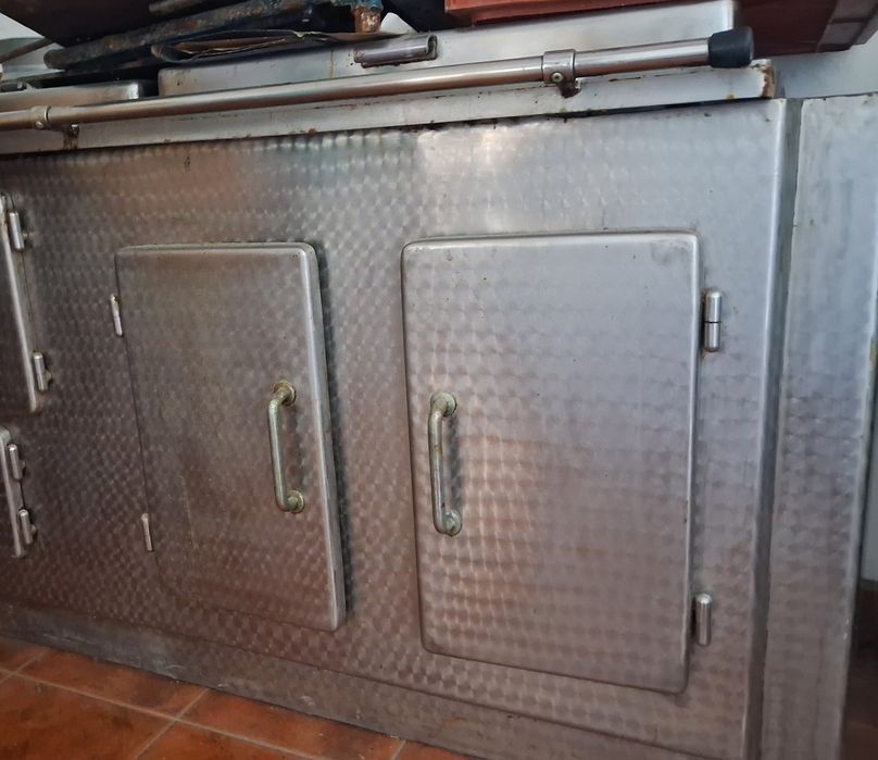 Vendo forno a lenha com placa a gás (4 bocas)