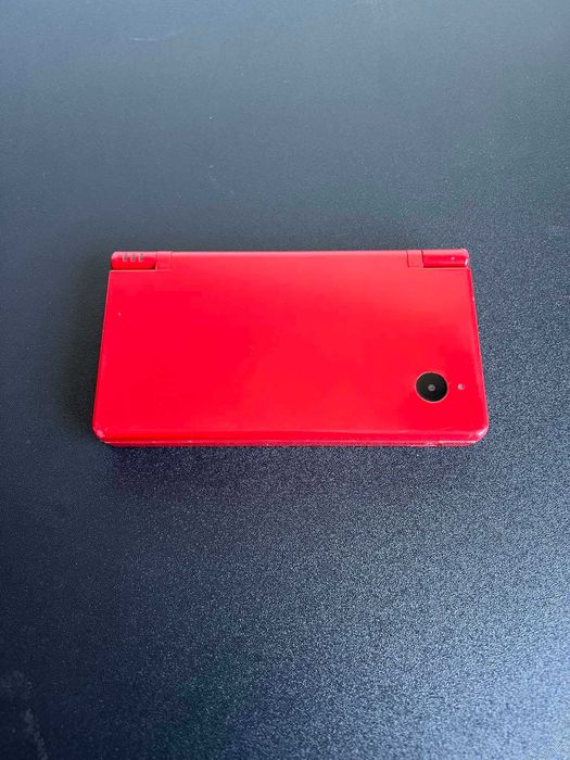 Nintendo DSi Vermelha com 80+ Jogos