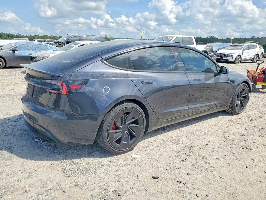 Tesla Model 3 2024