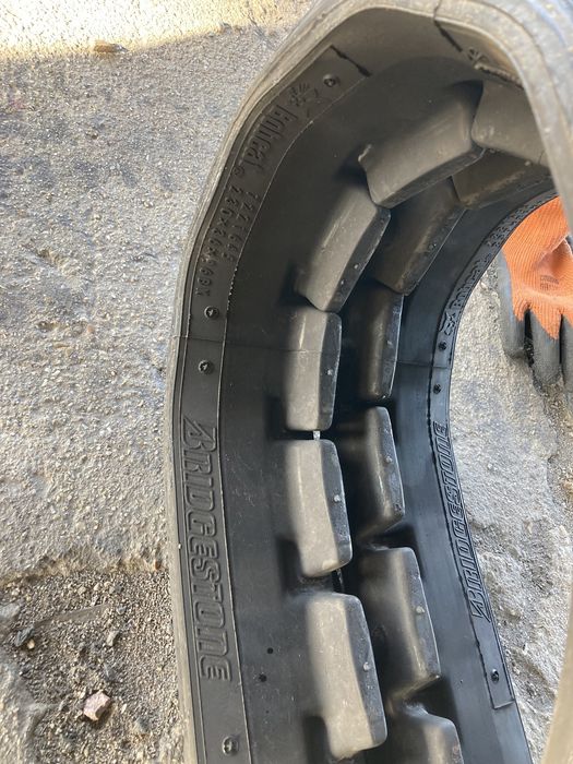 Gąsienice 230x36x96 Bridgestone Nowe
