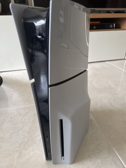 PS5 slim com leitor de DISCO como nova