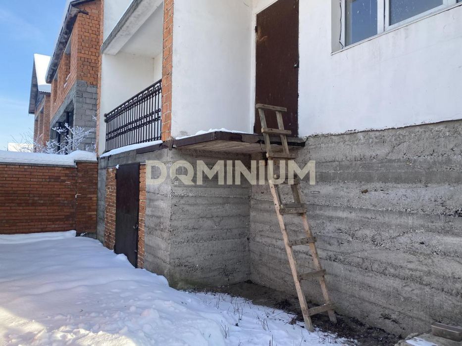 Продається новобудова у м. Хуст