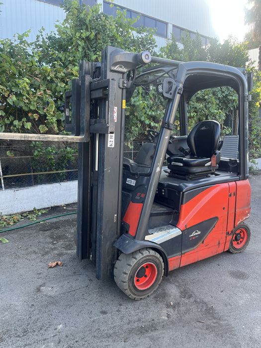 Empilhador linde E 18