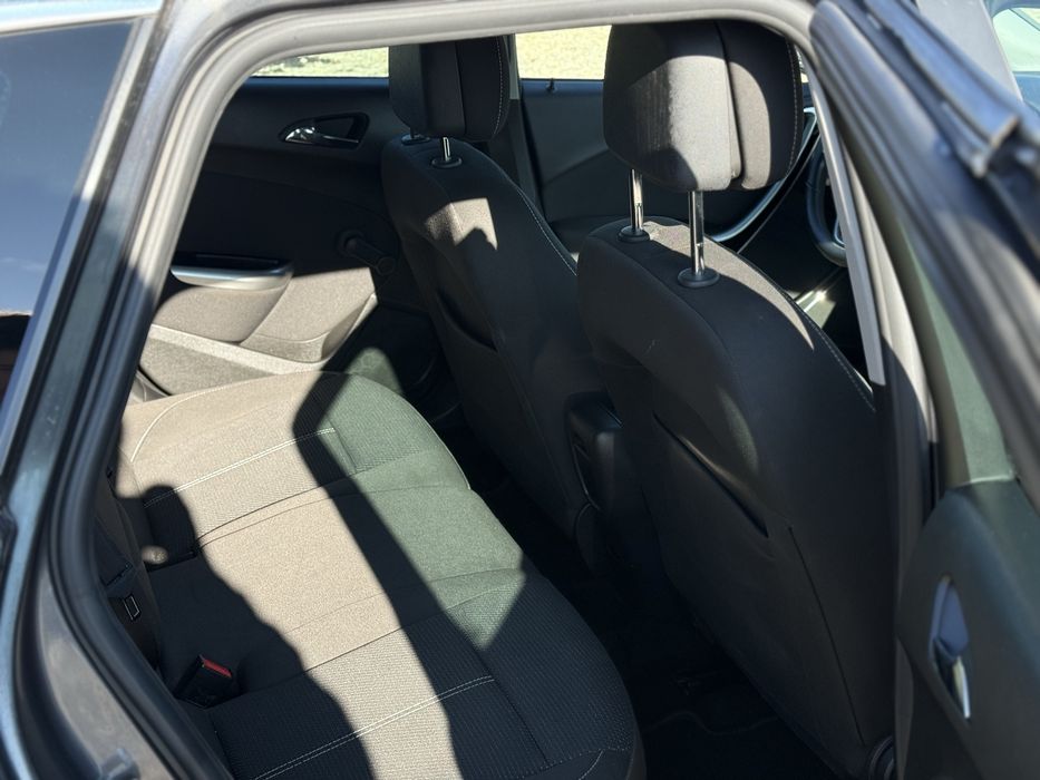 Opel Astra J OPC line 1.4 T 140 KM