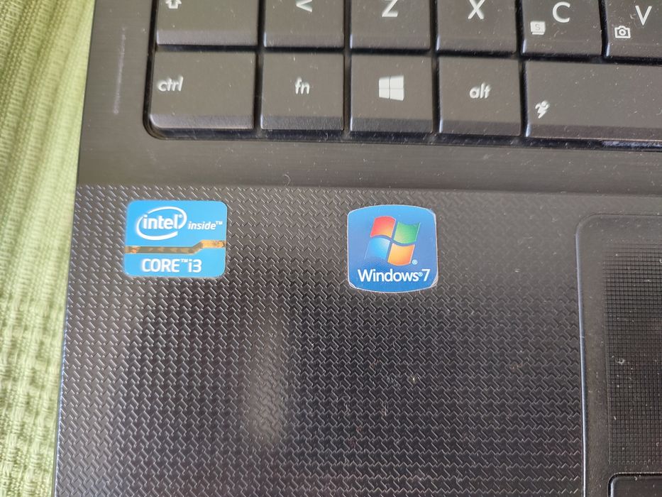 ASUS Computer + Carrying Case425231467309312002