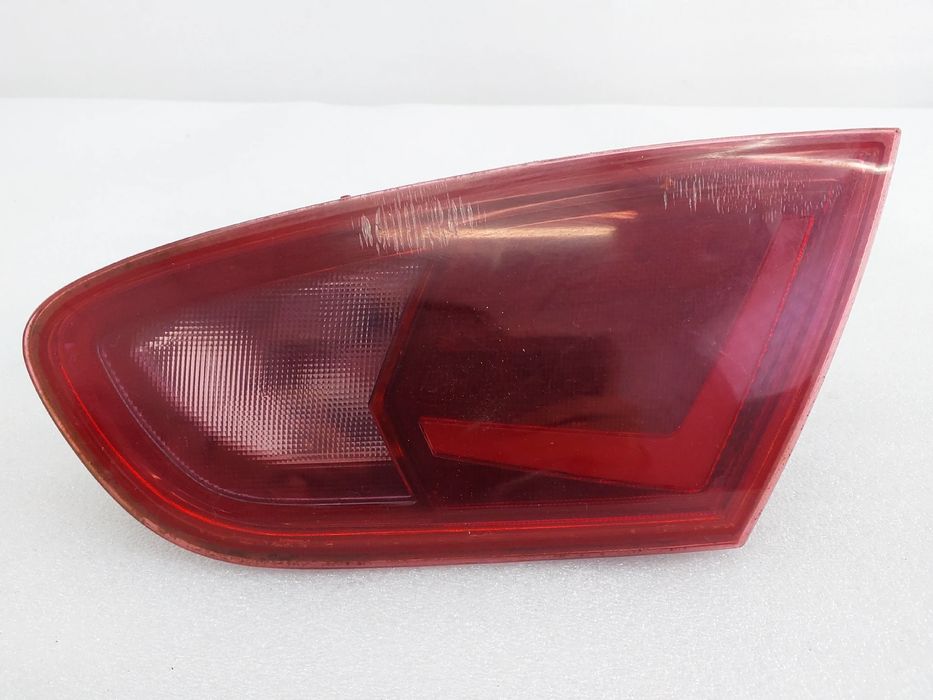 Farolim da mala direito SEAT Leon (1P1)