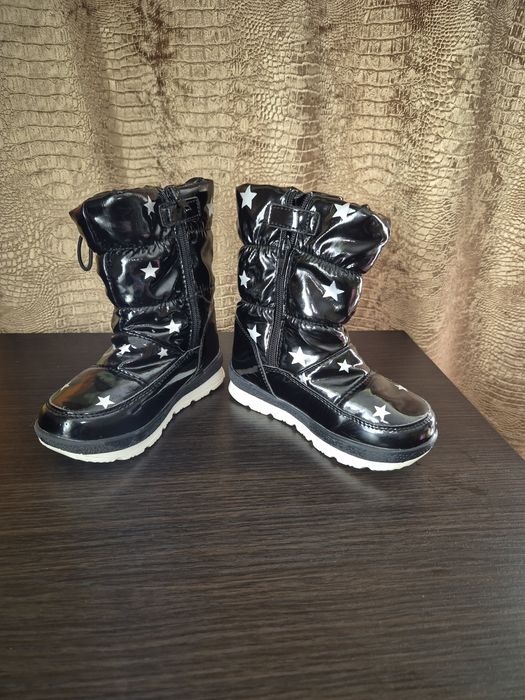 взуття на дівчинку