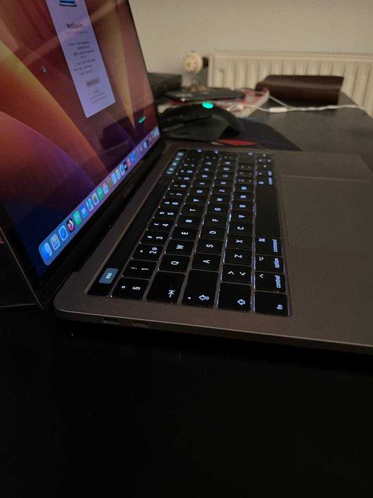 Macbook Pro 13" z Touchbar