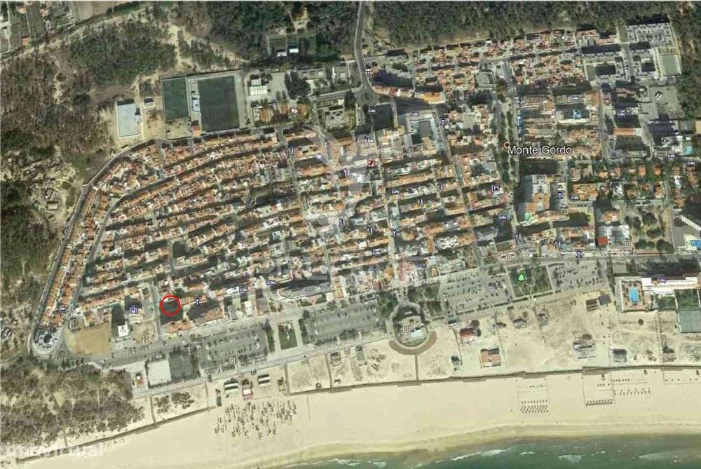 T2 em Monte Gordo, em edifício na 2ª linha com piscina