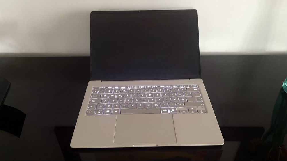 ASUS Zenbook A14 com garantia