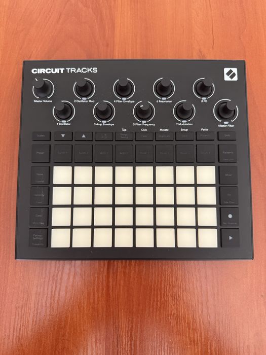 未使用品 Novation Circuit Tracks Novation Circuit Tracks | Groovebox, syntezator, sekwencer