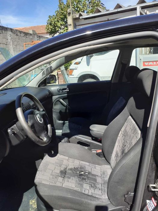 VW Passat 1.9 TDI 115CV Ano 2000