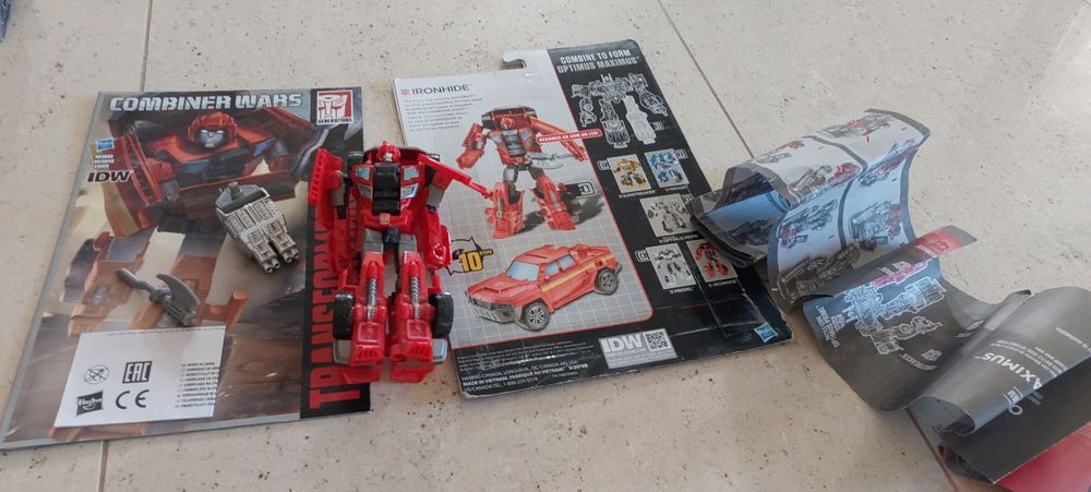 Ironhide – Transformers Combiner Wars (Deluxe Class)