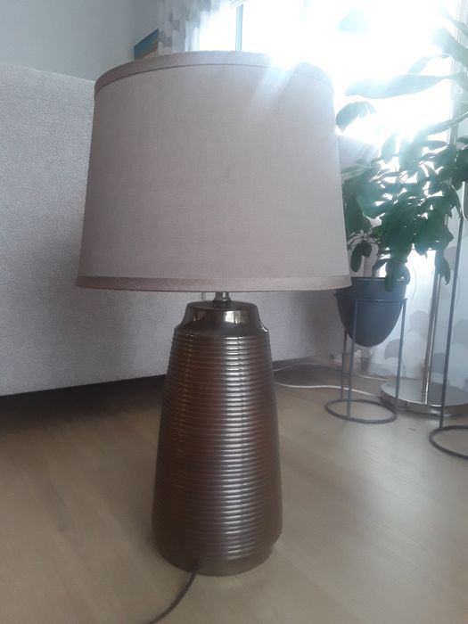 Lampa stołowa duża