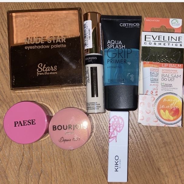 Лот декоративноі косметики